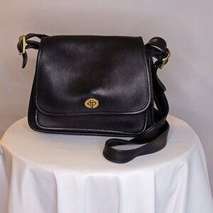 Black Coach purse (vintage I believe) M050-9061
